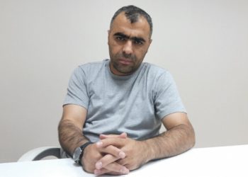 AKP&rsquo;li vekilin a&ccedil;tığı &lsquo;hakaret&rsquo; davasında para cezasını &ouml;demeyen gazeteci tutuklandı