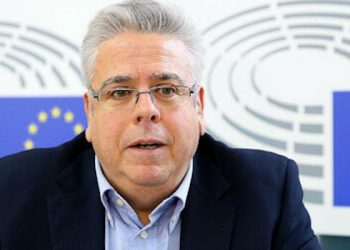 AP Türkiye Raportörü Amor: Türkiye halkı neden vize serbestisi olmadığını hükûmete sormalı; karşılanması gereken sadece 6 kıstas kalmıştı!