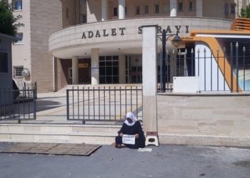 'Adliye kapısında geçirilen her gün yönetenler için utançtır'