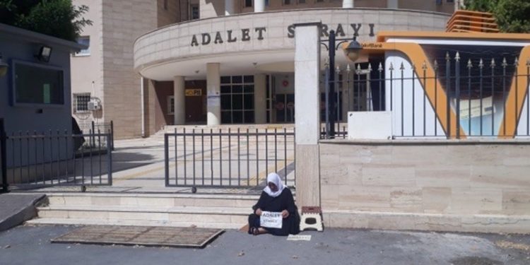 'Adliye kapısında geçirilen her gün yönetenler için utançtır'