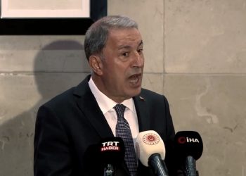 Akar’dan Yunanistan’a gözdağı: ‘Tarihi tekrarlatmayın, akıllı olun’