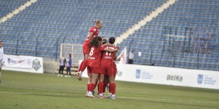 Ali Öcal Kupası sahibini buldu