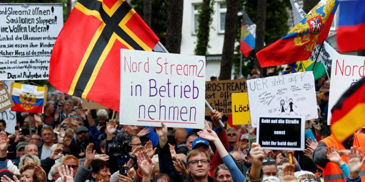 Almanya'da hayat pahalılığı protesto edildi