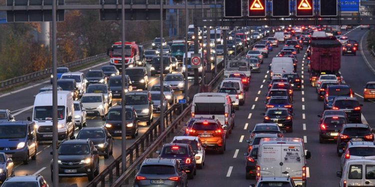 Almanya'da kişi başına düşen otomobil sayısında rekor