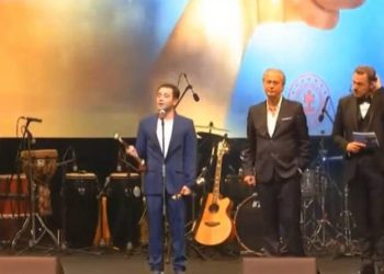 Altın Koza'da ödül alan Barış Gönenen'den LGBTİ+ karşıtı yürüyüşe tepki