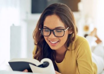 Araştırma: Doğu toplumlarında, gözlüklü insanlar daha zeki ve çekici olarak değerlendirilmiyor