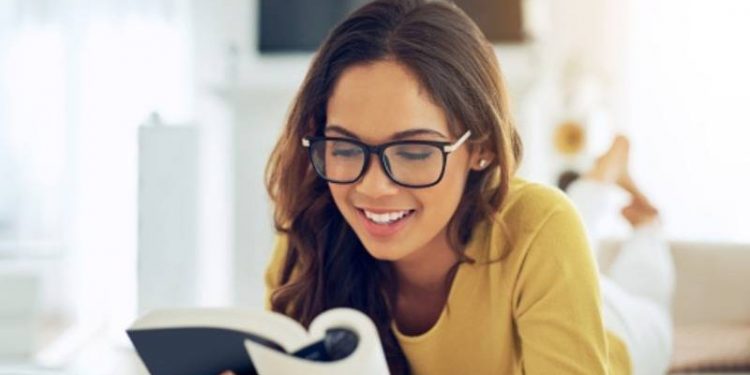 Araştırma: Doğu toplumlarında, gözlüklü insanlar daha zeki ve çekici olarak değerlendirilmiyor