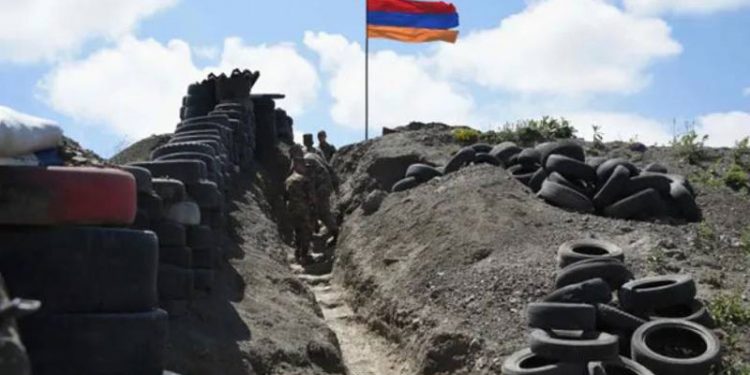 Azerbaycan-Ermenistan arasındaki çatışmalarda en az 99 asker asker öldü