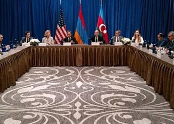 A﻿zerbaycan ve Ermenistan dışişleri bakanları bir araya geldi