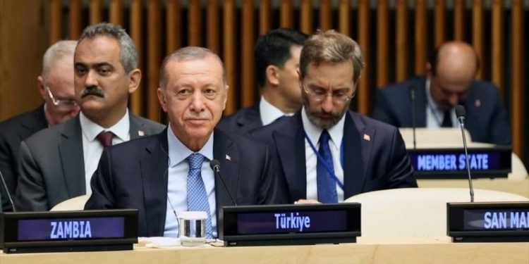 BM Zirvesi'nde konuşan Erdoğan: Eğitimi önemsiyor, çevre bilinci aşılıyoruz
