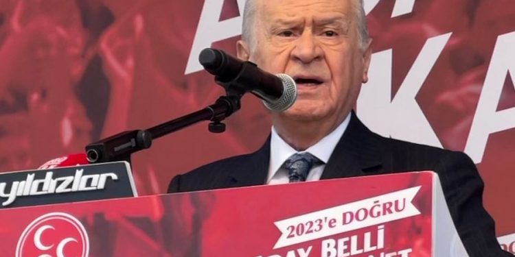 Bahçeli AKP’lilerin Kılıçdaroğlu’na yaptığı ‘afiş provokasyonunu’ savundu