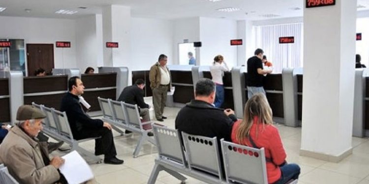 Bankalar krediyi devletten yüzde 12 faizle alıp vatandaşa yüzde 60 faizle veriyor