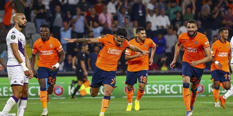 Başakşehir'den Fiorentina'ya farklı tarife