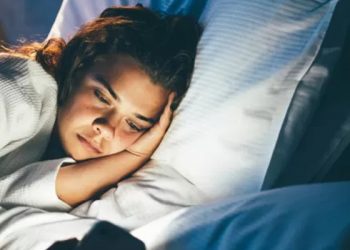 Başkalarının hayatlarını neden merak ediyoruz?