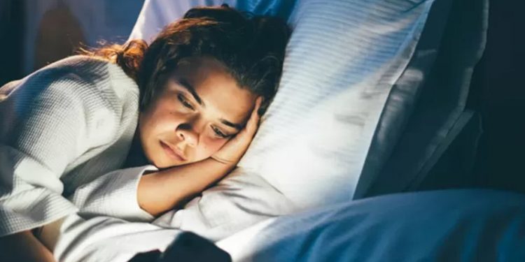 Başkalarının hayatlarını neden merak ediyoruz?