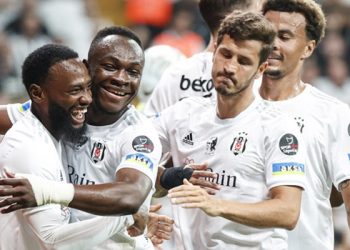 Beşiktaş hem ligde hem borsada liderlik koltuğuna oturdu