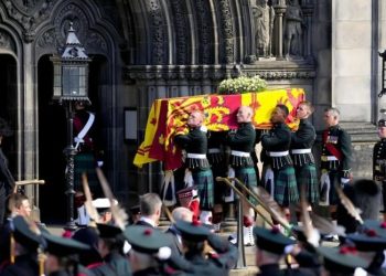 Birleşik Krallık, Kraliçe II. Elizabeth’i son yolculuğuna uğurluyor 