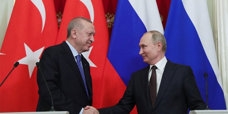 Bloomberg: Erdoğan, Putin'den doğal gazda indirim ve TL ile ödeme isteyecek