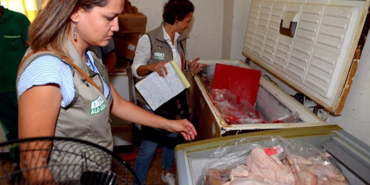 Bodrum kattaki depoya baskında 'sağlıksız 1,5 ton beyaz et' imha edildi