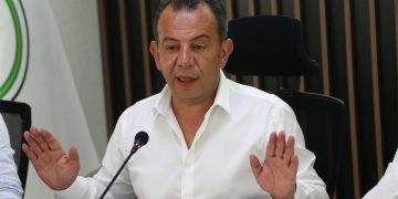 Bolu Belediye Başkanı Tanju Özcan, geçici olarak CHP üyeliğinden çıkarıldı