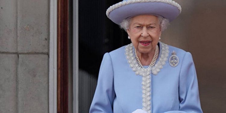 Britanya Komünist Partisi’nden Kraliçe II. Elizabeth'in ardından açıklama: Yönettiği krallığı tüm hızıyla devam eden emperyalist faaliyetlerle baş başa bırakarak öldü