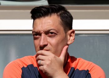 Bu sezon 21 dakika oynamıştı; Mesut Özil 3 ay sahalardan uzak kalacak