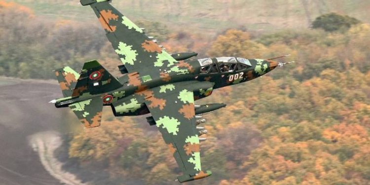 Bulgaristan’da Su-25 tipi savaş uçağı düştü