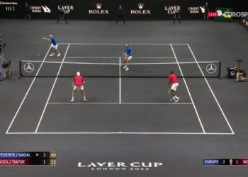 Bunu da yaptı: Federer son maçında ağları deldi