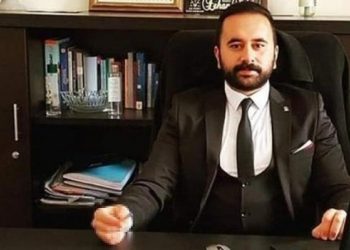 CHP Gençlik Kolları'ndan AKP'ye: 'Polisimize yumruk atması konusunda kafayı kuma gömmeye devam mı?'