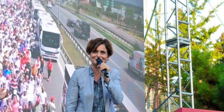 CHP İstanbul, Adli Yıl açılışında avukatlarla bir araya geldi: 'Eşitlik, özgürlük, adalet için hepimiz yan yanayız'