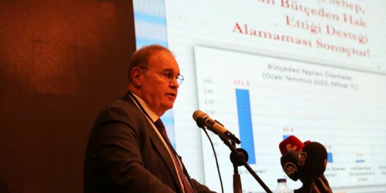 CHP Sözcüsü Faik Öztrak: Milletin zenginleşmesi, kral yerine kural olmasına bağlıdır