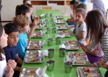 CHP'den tüm öğrencilere ve eğitimcilere 'ücretsiz yemek' için kanun teklifi