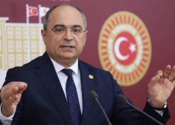 CHP'li Aydoğan: Okullarda a&ccedil;lıktan bayılan &ccedil;ocukların olması utan&ccedil;tan başka nedir?