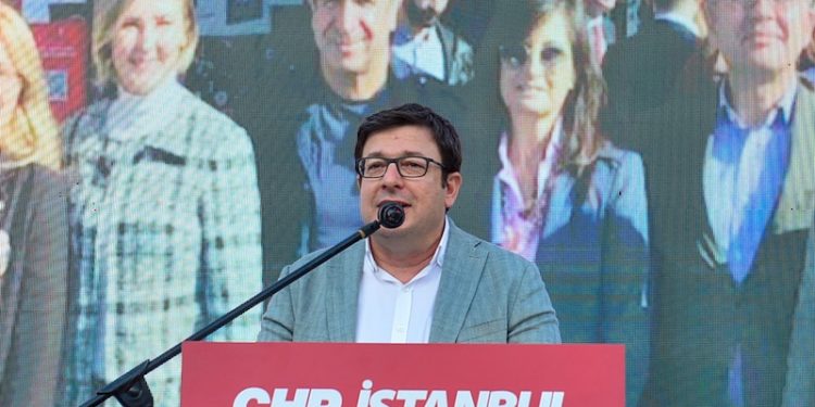 CHP'li Erkek avukatlarla buluştu: Hukukçu kimliğimizle seçim güvenliğini sağlayacağız