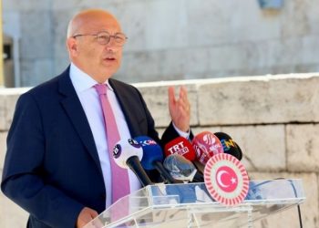 Çakırözer: BİK ve RTÜK, gerçekleri yazan gazeteleri TV kanallarını cezalandırmaktan vazgeçmiyor