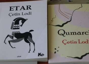 Çalıştığı sokaklardan topladığı hikayelerle 2 kitap yazdı