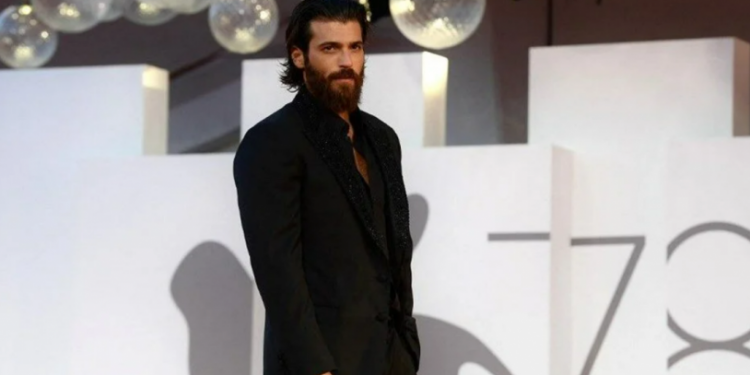 Can Yaman'a 79. Venedik Film Festivali'nden ödül
