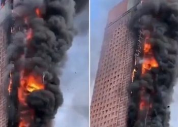 Çin'de 42 katlı gökdelen cayır cayır yandı