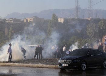Cudi'de ağaç kıyımına karşı yürüyenlere asker müdahale etti