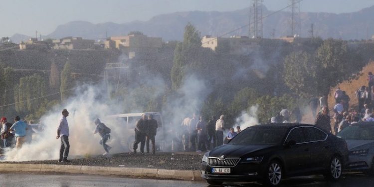 Cudi'de ağaç kıyımına karşı yürüyenlere asker müdahale etti