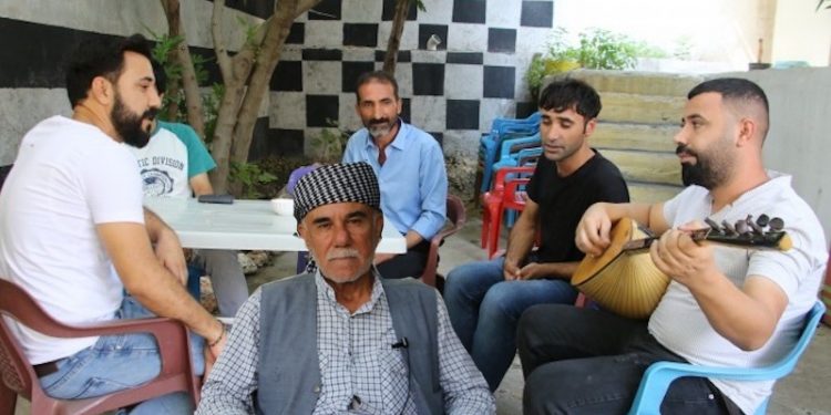 Dengbêj ve sanatçılar: Sanat toplumun kimliğidir, yasakları tanımıyoruz