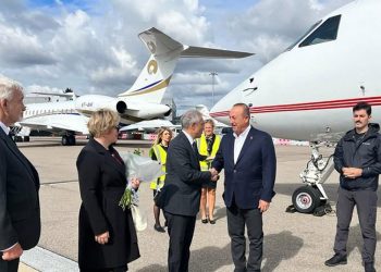 Dışişleri Bakanı Çavuşoğlu, Kraliçe II. Elizabeth'in cenaze törenine katılmak üzere Londra'da