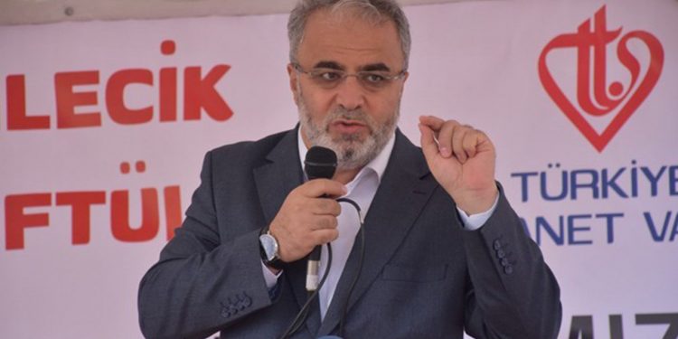 Diyanet İşleri Başkan Yardımcısı İşliyen’den kadınlara: Sanki giyecek elbise yok, niye böylesiniz?