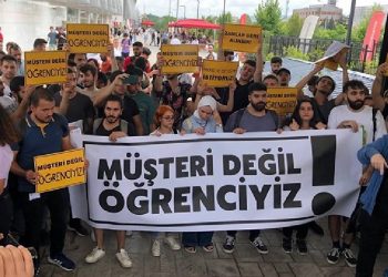 Doğuş Üniversite’nde zam protestosuna katılan öğrencilere uzaklaştırma