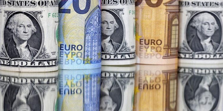 Dolar ve euro için kritik gün: Avrupa Merkez Bankası'ndan tarihi faiz artışı bekleniyor