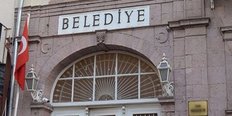 Döşemealtı Belediyesi’ne operasyon