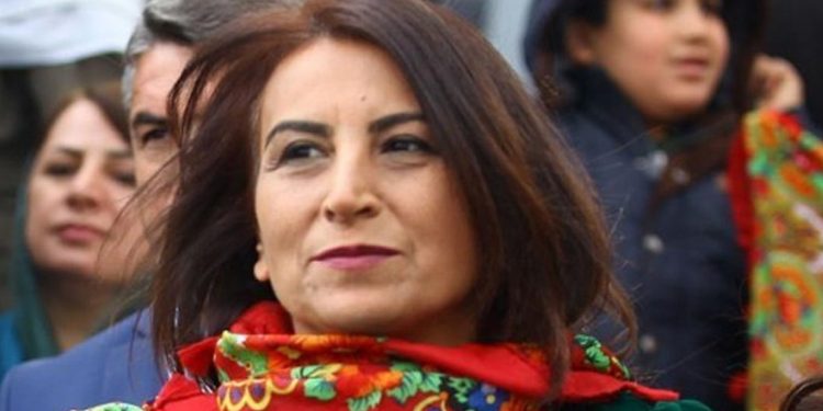 Durumu kötüye giden Aysel Tuğluk hastaneye kaldırıldı