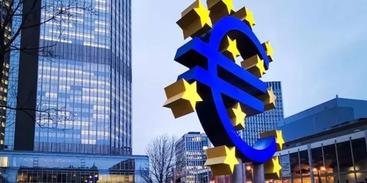 ECB'den tarihi faiz kararı