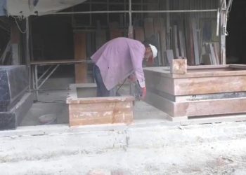 Ekonomik kriz mezar taşı ustalarını da vurdu: Artık taksit yapıyoruz