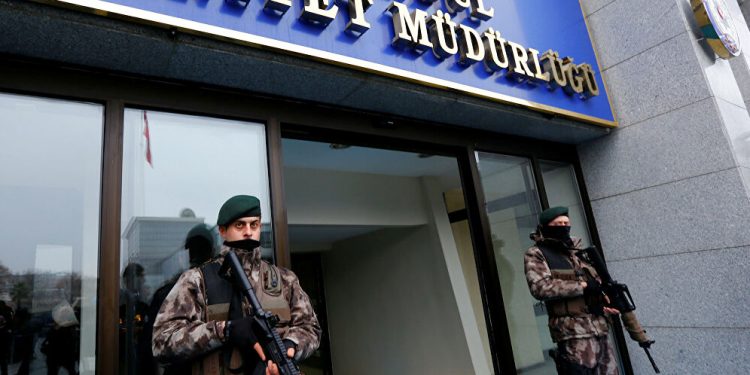 Emniyette promosyon krizi: Soruşturmayla tehdit ettiler